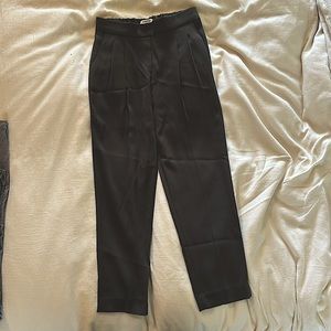 Babaton cropped pants lightly used. Purchased from Aritzia. Great for work.